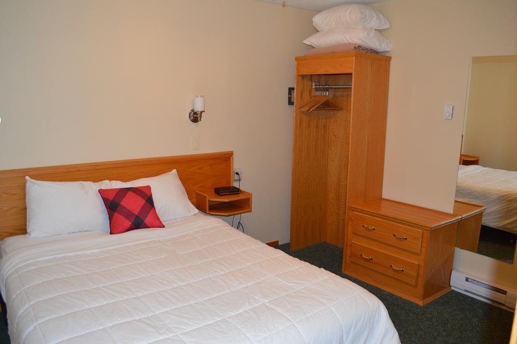 Motel Tyrol Radium Hot Springs Ruang foto