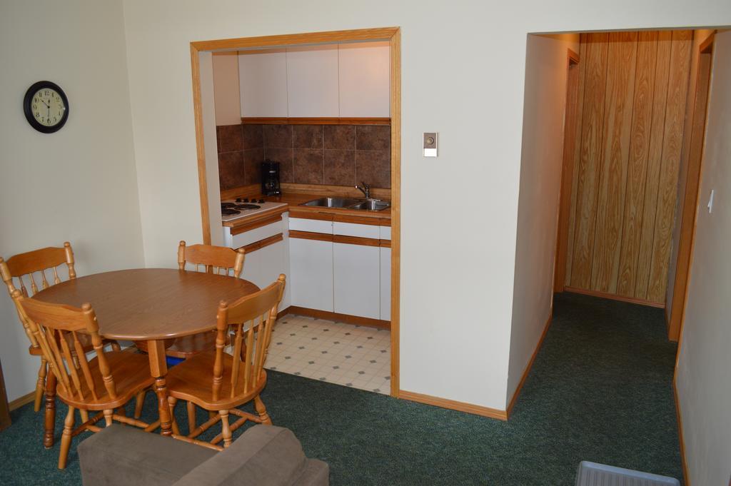 Motel Tyrol Radium Hot Springs Ruang foto