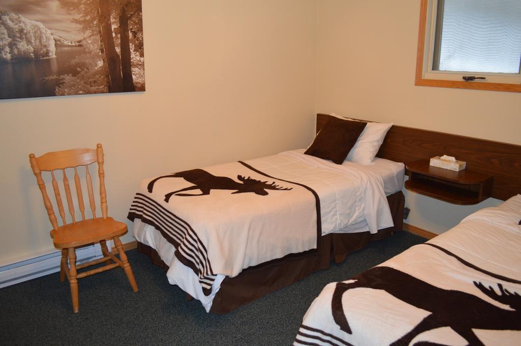 Motel Tyrol Radium Hot Springs Ruang foto