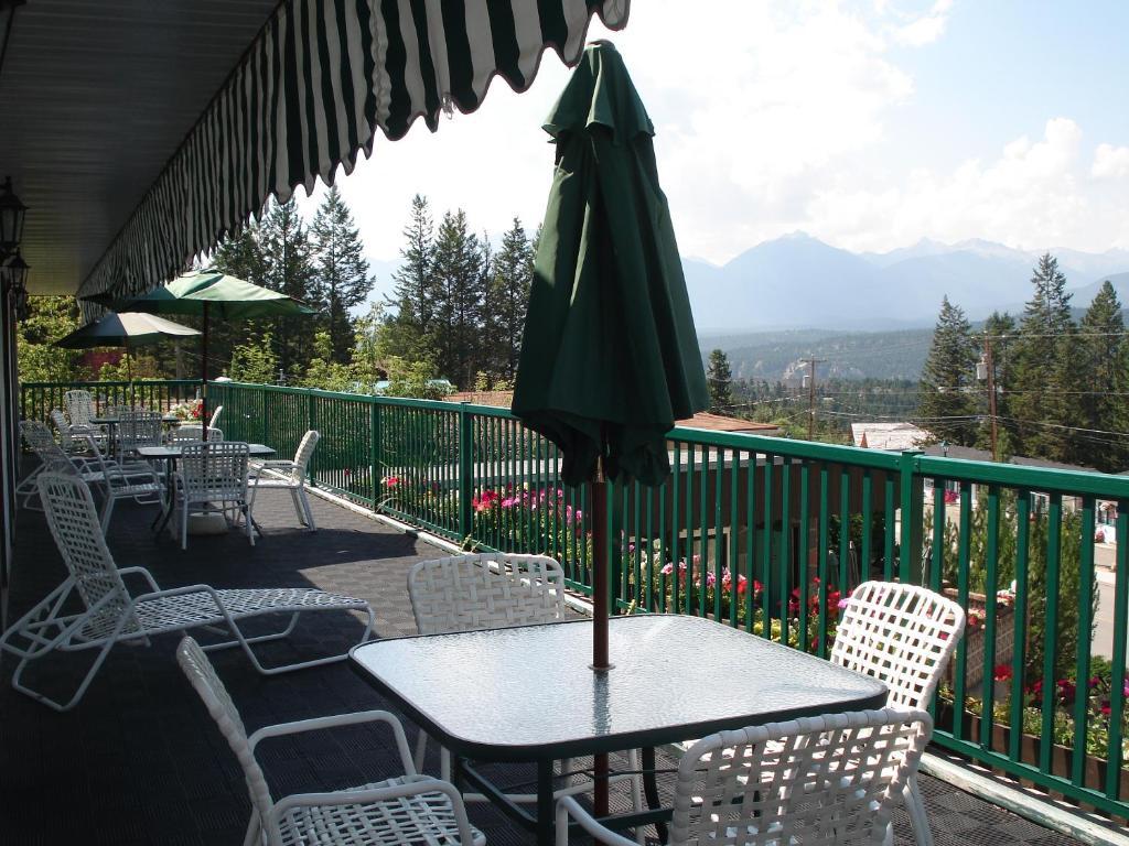 Motel Tyrol Radium Hot Springs Bagian luar foto